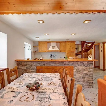 Vista Monte Bianco בקתה לה סאלה