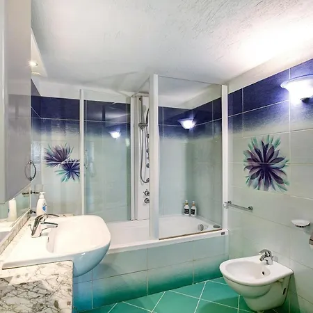 Vista Monte Bianco בקתה לה סאלה